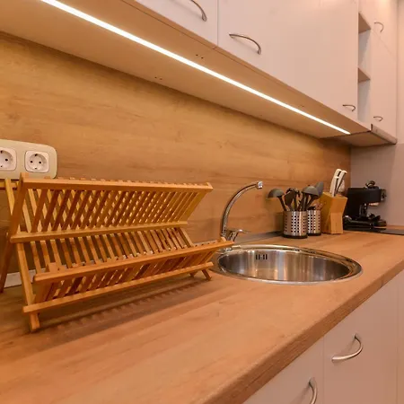 Apartment Premium 1bd Dream On Ekzarh Yosif *
